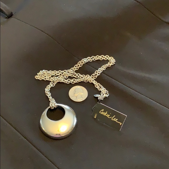 Cookie Lee silver medallion necklace - Picture 2 of 3